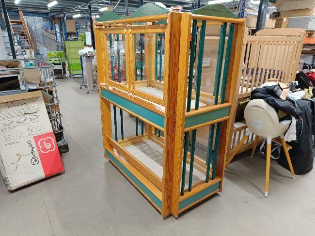 Lit double en bois 120 x 60 vert Très bon état -  reconditionné disponible sur Label Emmaüs